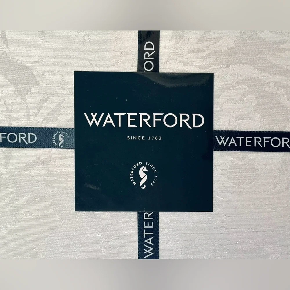 70 x 104 NEW WATERFORD CRYSTAL TABLECLOTH BRIGHT WHITE JACQUARD OBLONG
